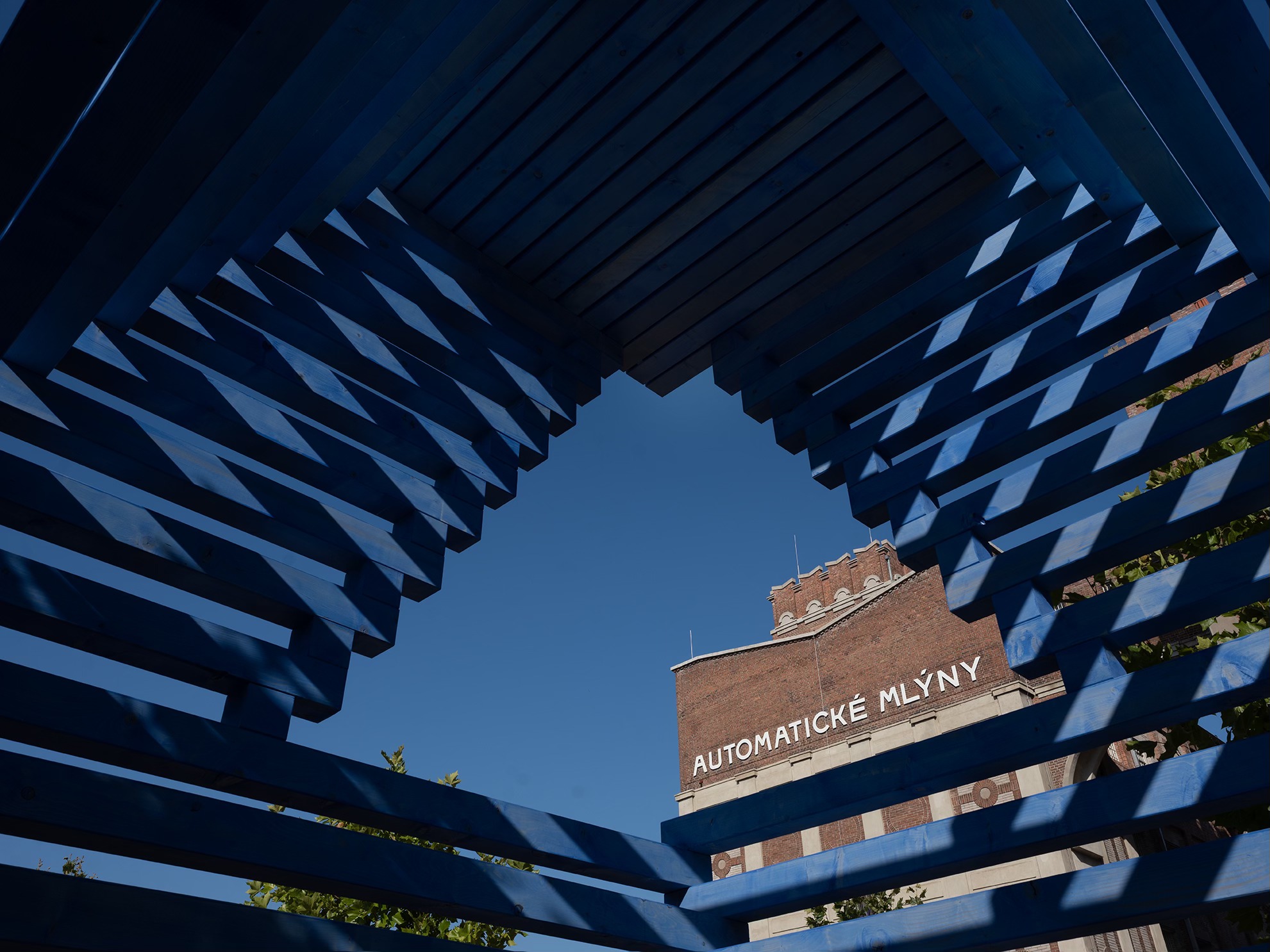 KOMENTOVANÁ PROHLÍDKA VÝSTAVY VYSTAVOVAT ARCHITEKTURU